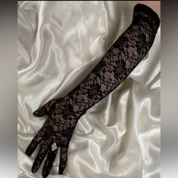 Formal Black Lace Long Gloves NEW 🏷️ - Picture 2 of 3